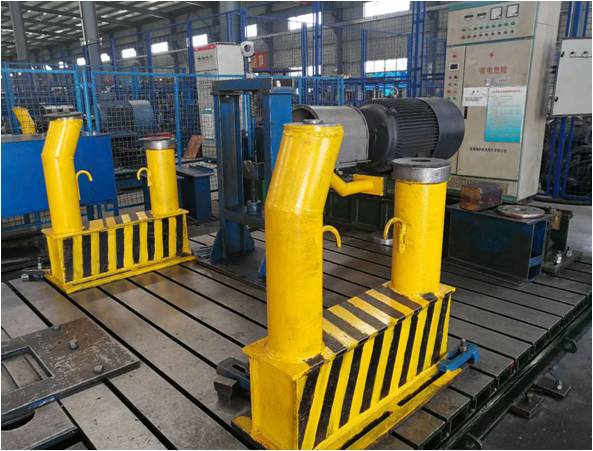 轮对拖磨试验台